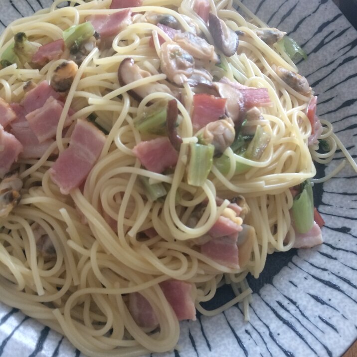 アサリとベーコンの白だしパスタ